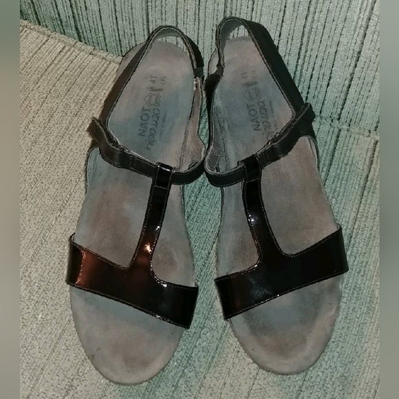 Naot Unicorn leather t-strap sandals - Picture 2 of 9